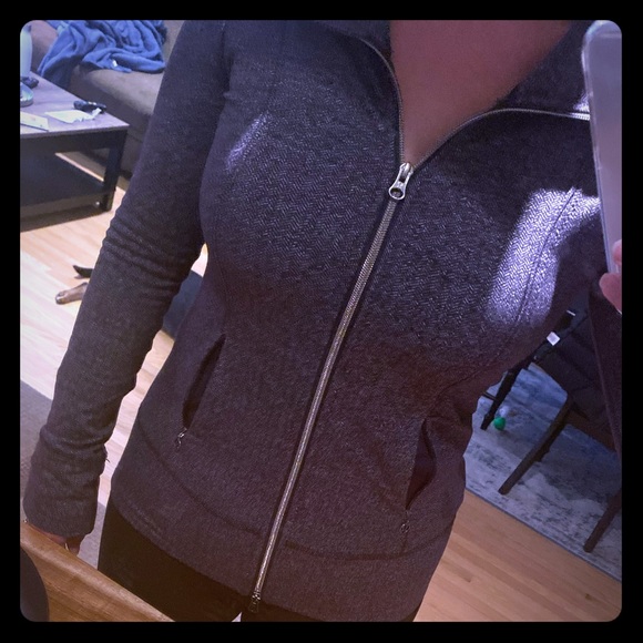 ❤️SOLD❤️ LULULEMON JACKET - Picture 3 of 8